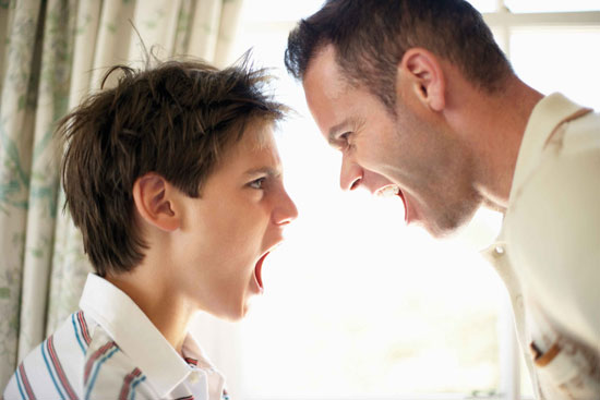 مشاجره نوجوانان با والدین ؛ نوجوان حرف گوش نکن